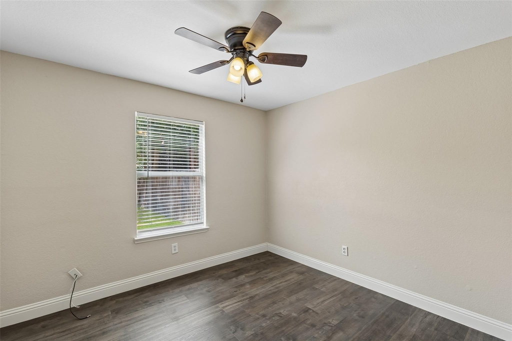 2034 Peregrine Court - Photo 28