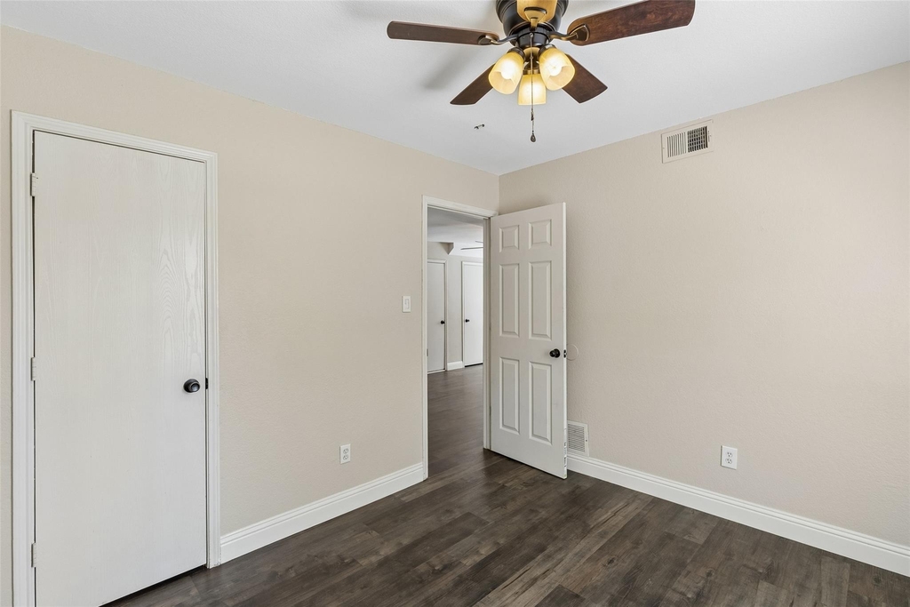 2034 Peregrine Court - Photo 22