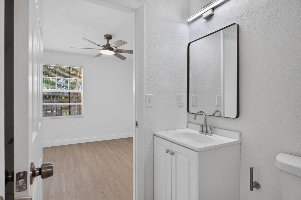 11451 Lakeview Drive - Photo 22