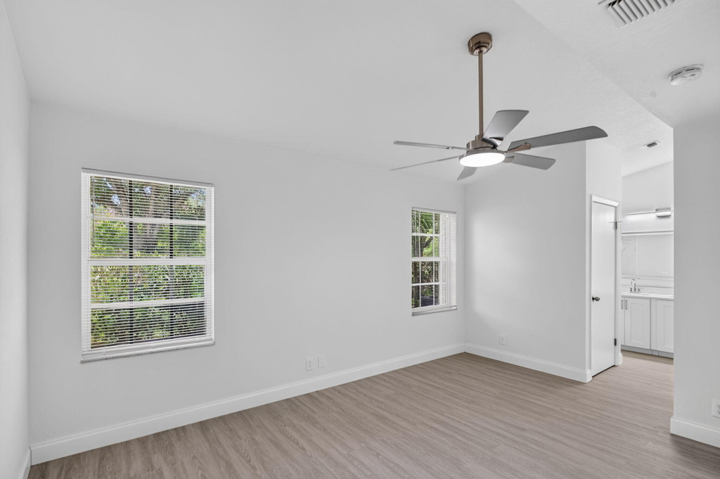 11451 Lakeview Drive - Photo 14