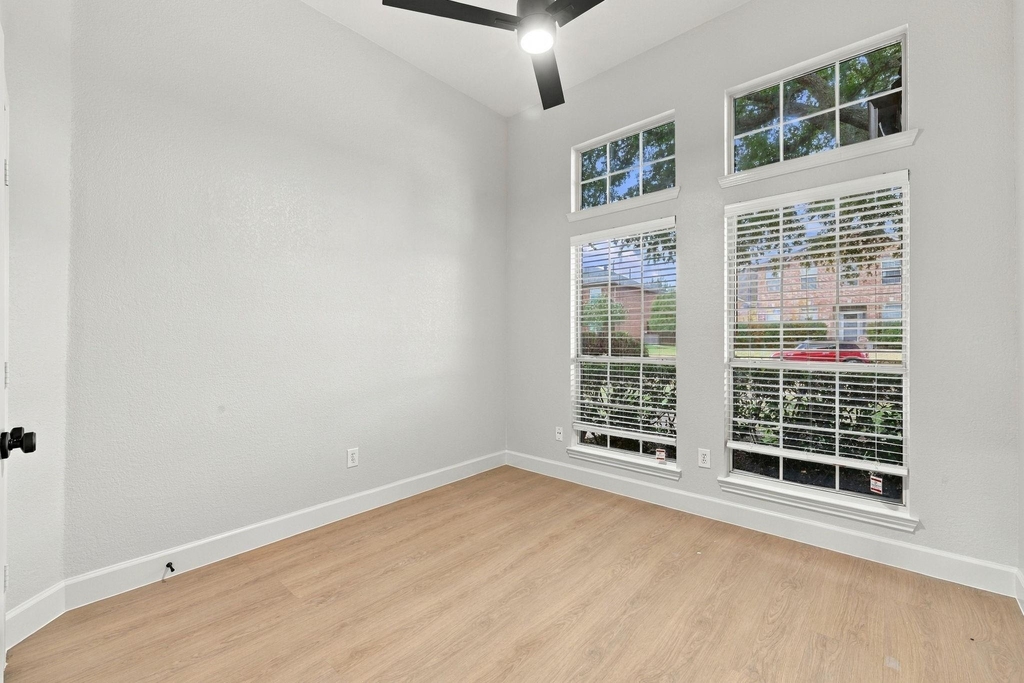 906 Homestead Trail - Photo 19