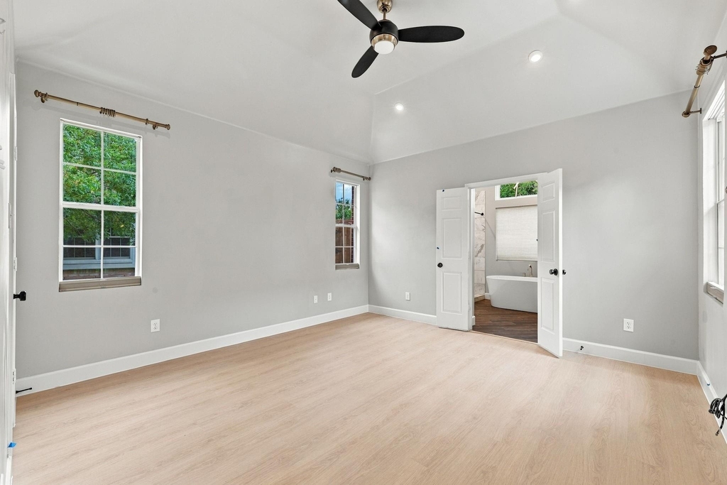 906 Homestead Trail - Photo 13