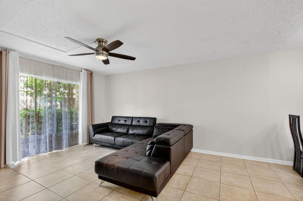 555 Se 8th Street - Photo 8