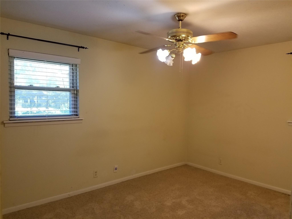 702 Jones Street - Photo 8