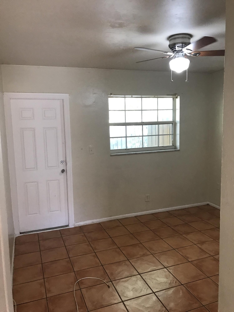 652 Sw 16th Avenue - Photo 5