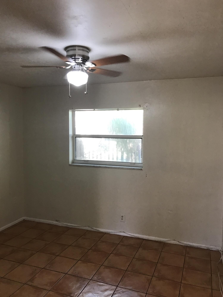 652 Sw 16th Avenue - Photo 3
