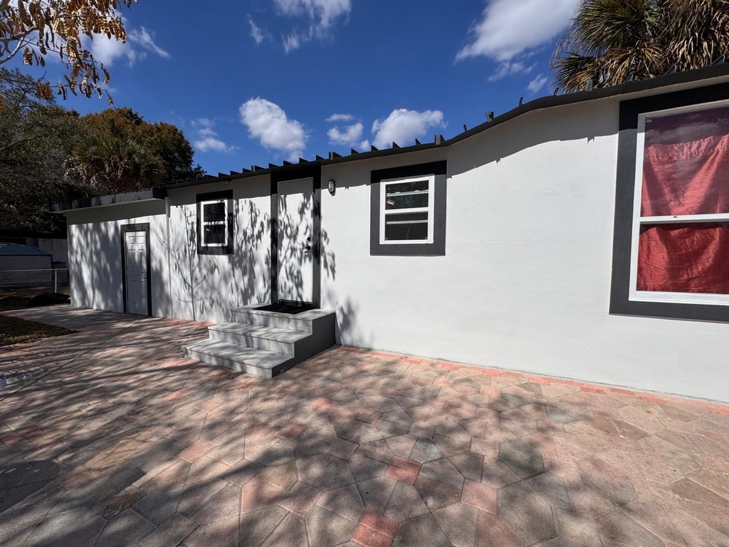 357 Hunting Club Avenue - Photo 0