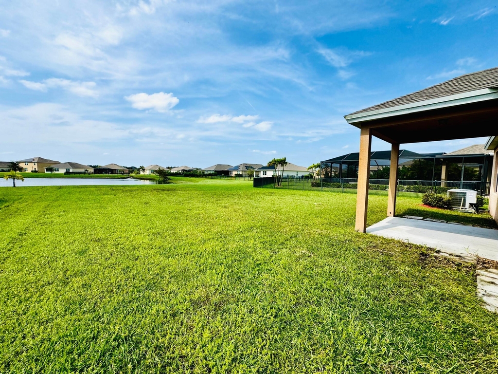 2251 Sw Garfield Drive Sw - Photo 9