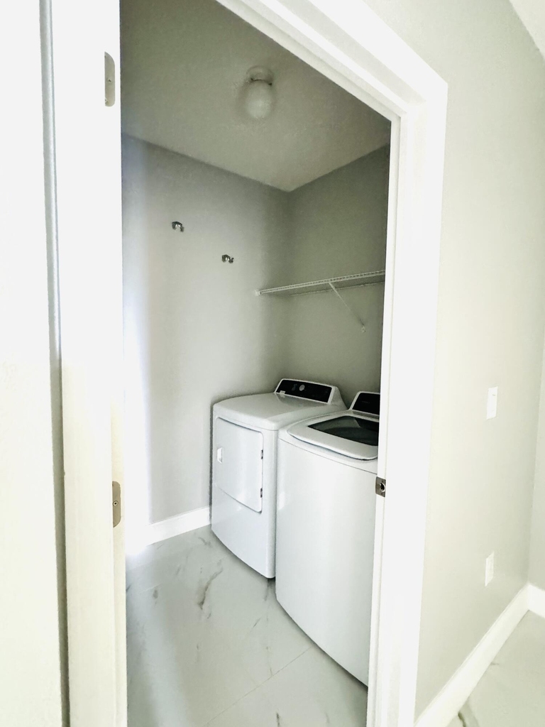 2251 Sw Garfield Drive Sw - Photo 1