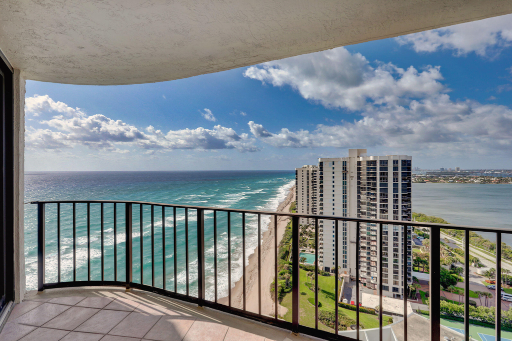 5420 N Ocean Drive - Photo 1