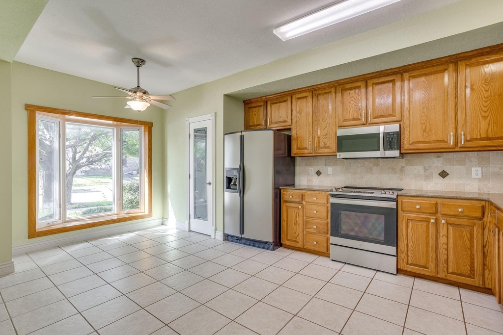 4409 New Meadow Drive - Photo 2