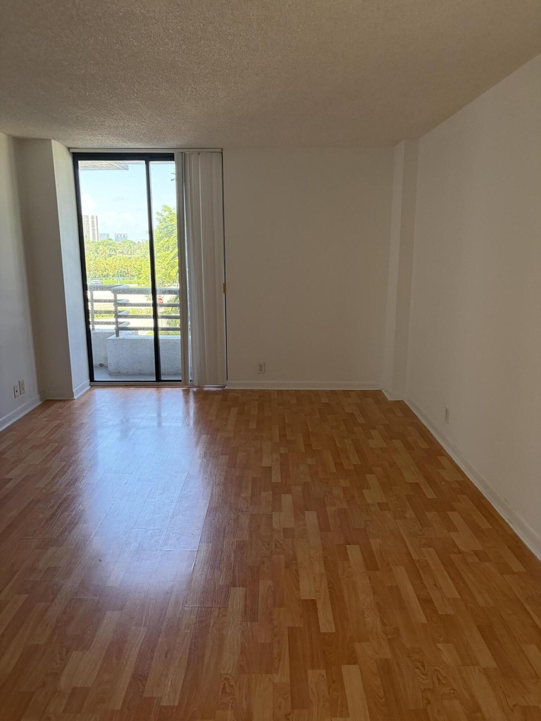3300 Ne 191st Street - Photo 7