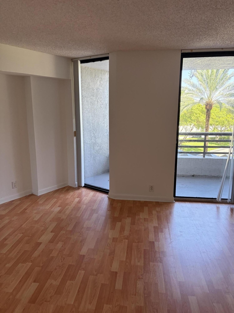 3300 Ne 191st Street - Photo 8