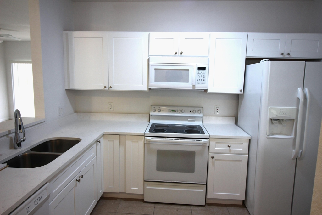 1145 Golden Lakes Boulevard - Photo 7