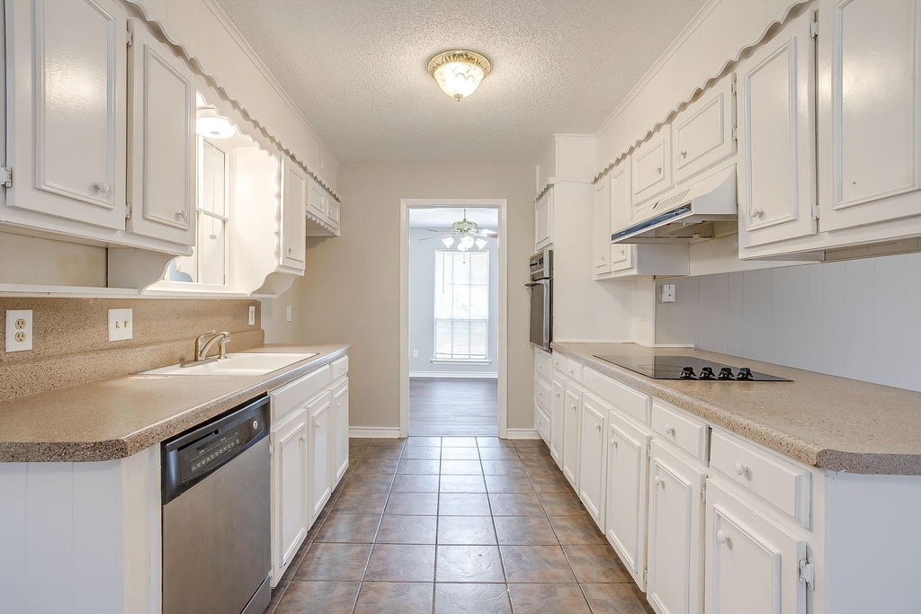 6528 Winifred Drive - Photo 8