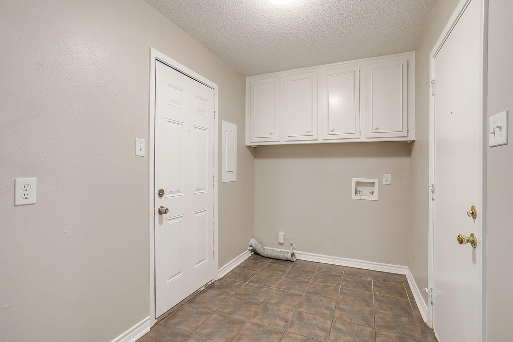 6528 Winifred Drive - Photo 9