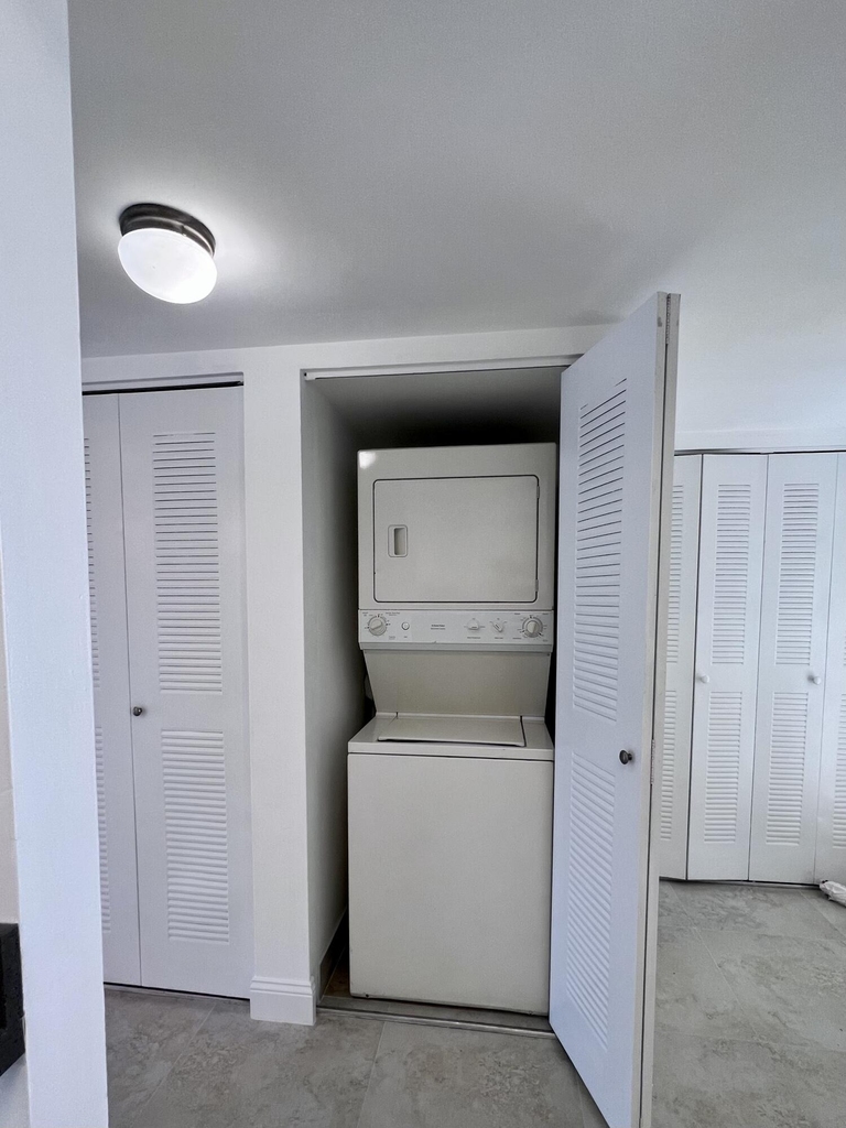 5200 Nw 31st Avenue - Photo 3
