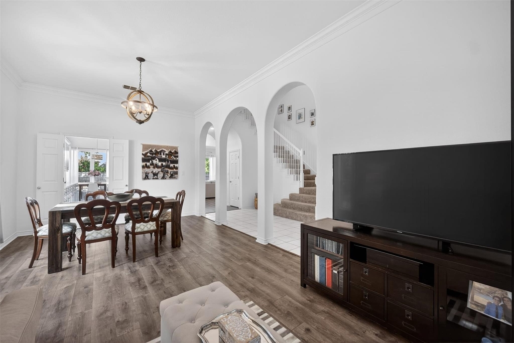 1507 Hunters Creek Drive - Photo 2
