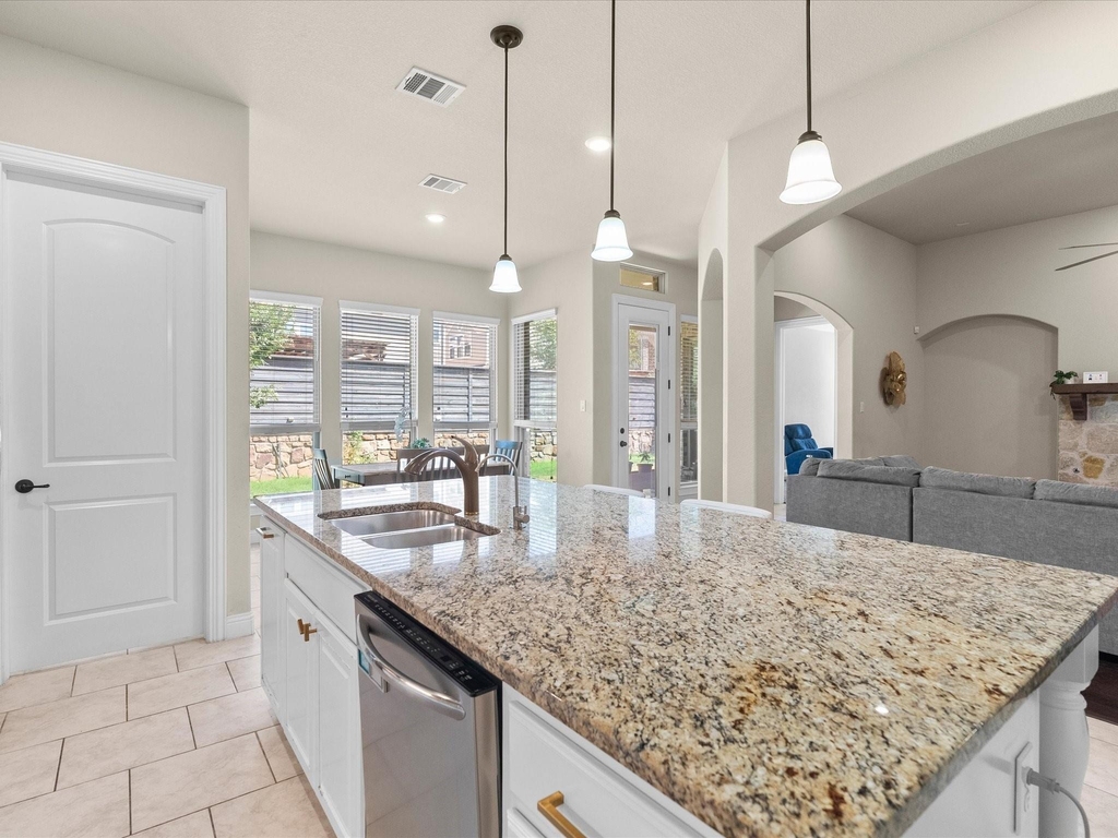 4704 Bonfire Way - Photo 11