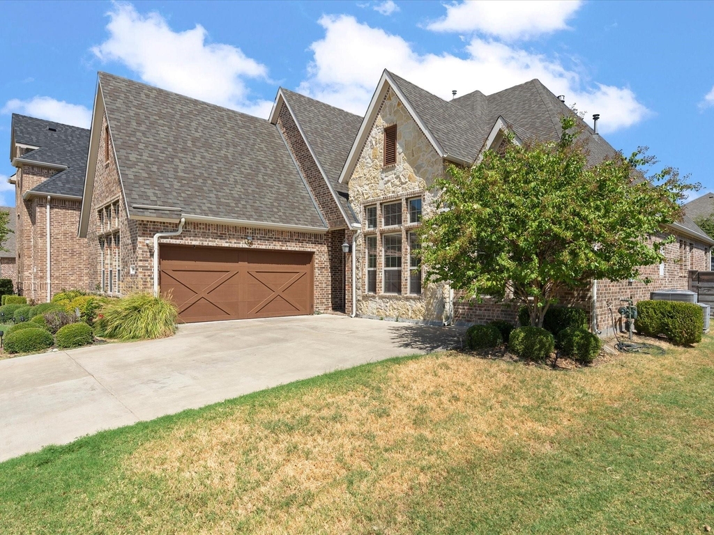 4704 Bonfire Way - Photo 1