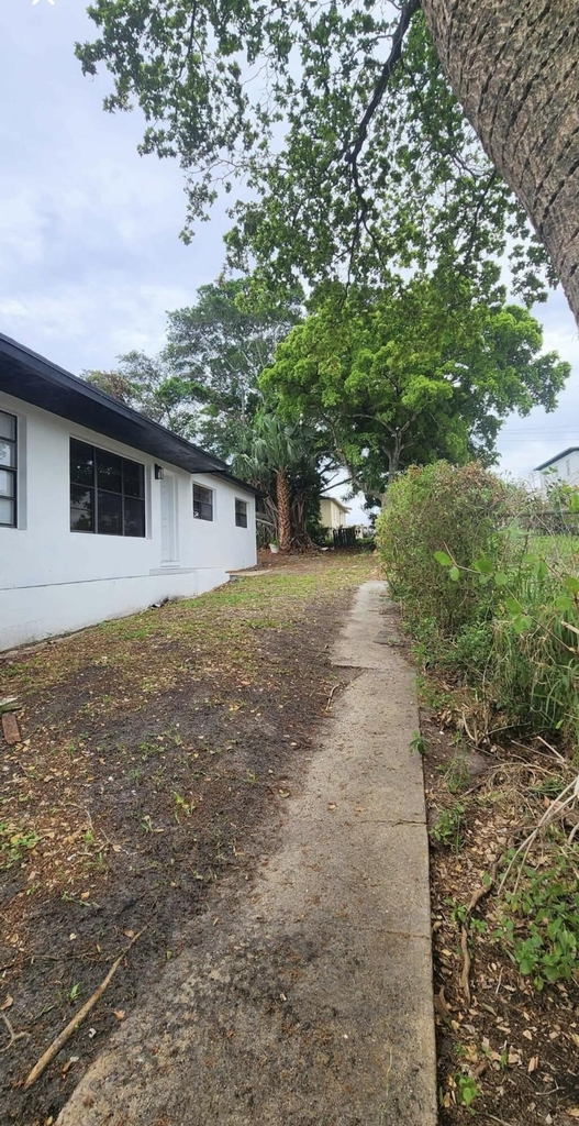 1197 W 35th Street - Photo 9