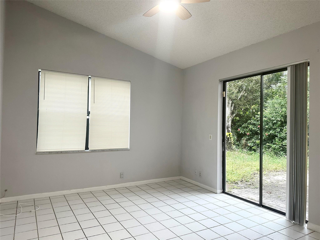 10461 Nw 12th Court - Photo 7