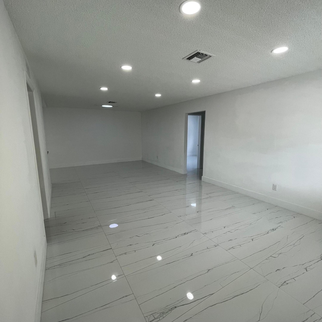 528 N Margaret Court - Photo 4