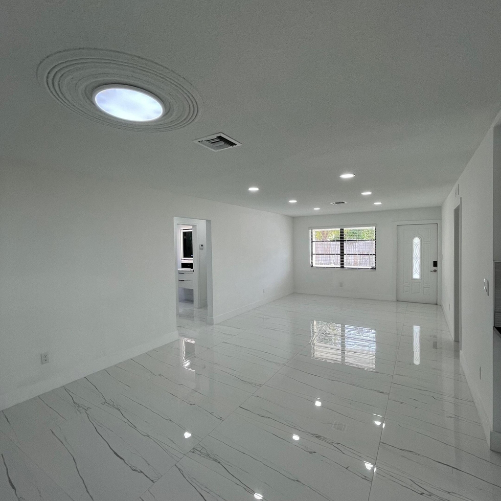 528 N Margaret Court - Photo 3