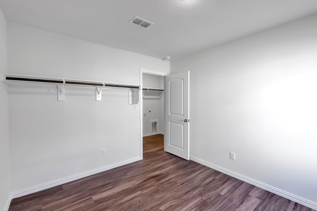625 Whitworth Street - Photo 9