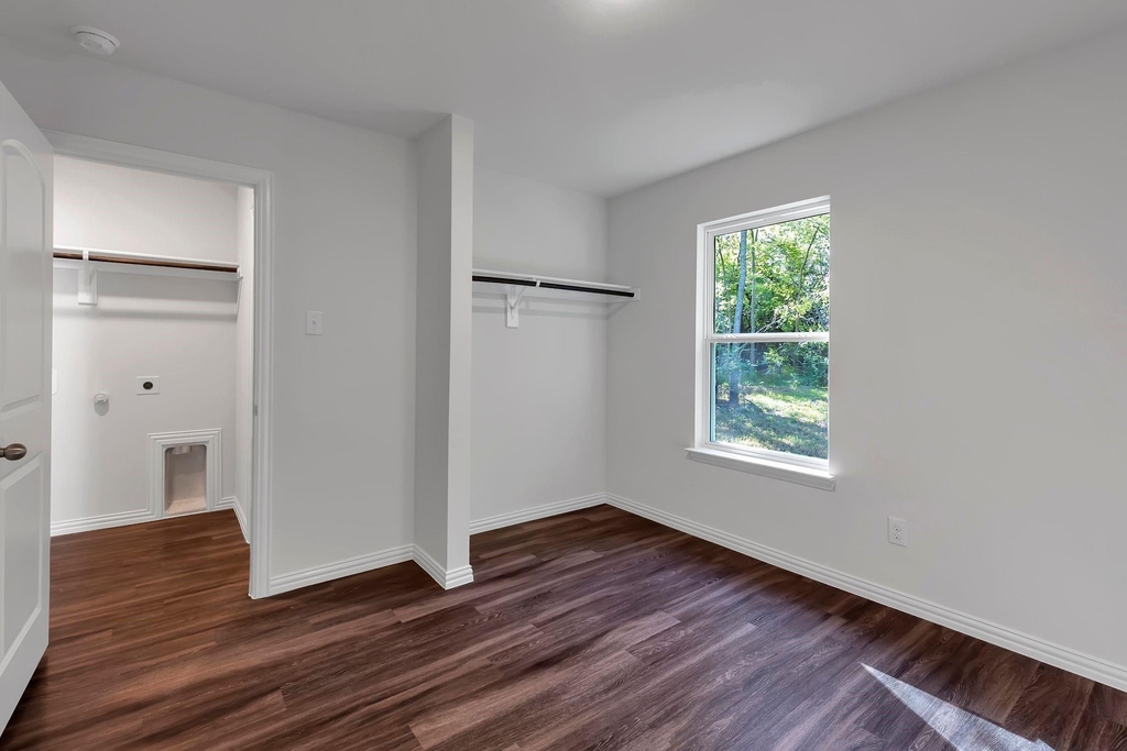 625 Whitworth Street - Photo 8
