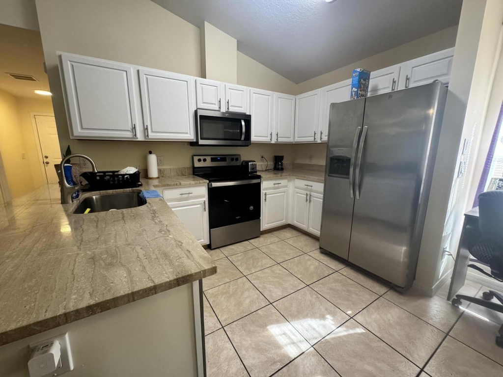 1145 11th Street Sw - Photo 2