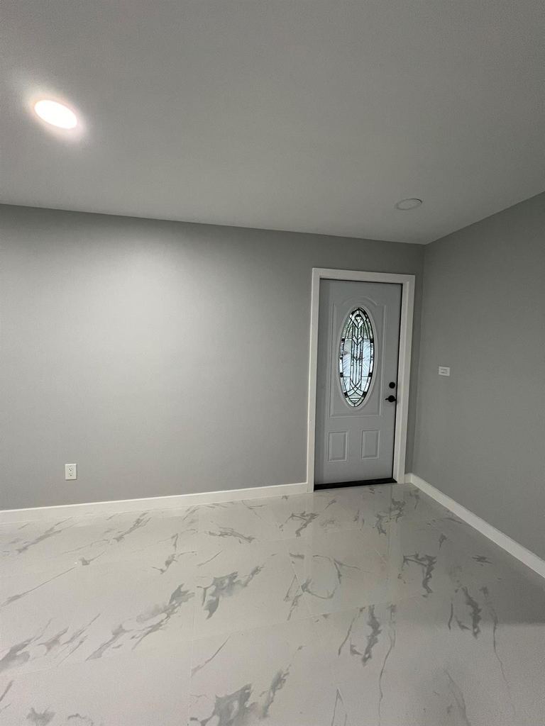 285 Ne 43rd Street - Photo 2