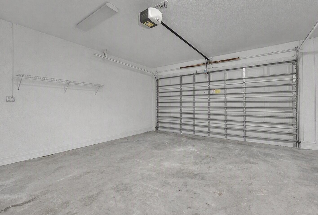 13620 Folkestone Court W - Photo 37