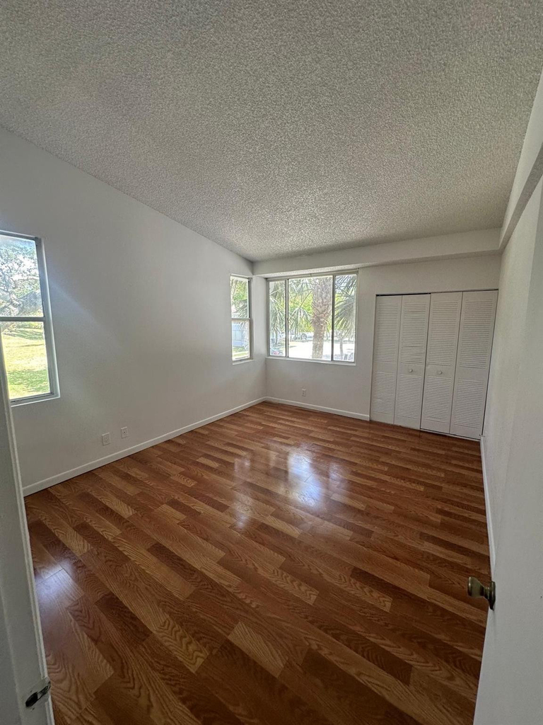 731 Lyons Road - Photo 8