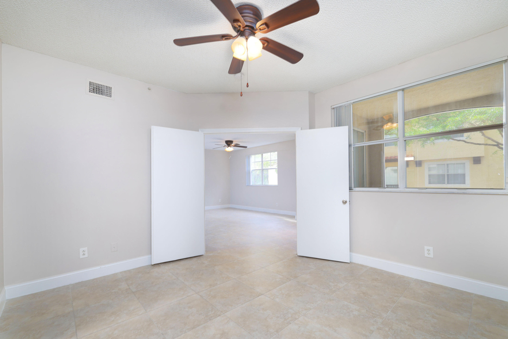20889 Saint Andrews Boulevard - Photo 12