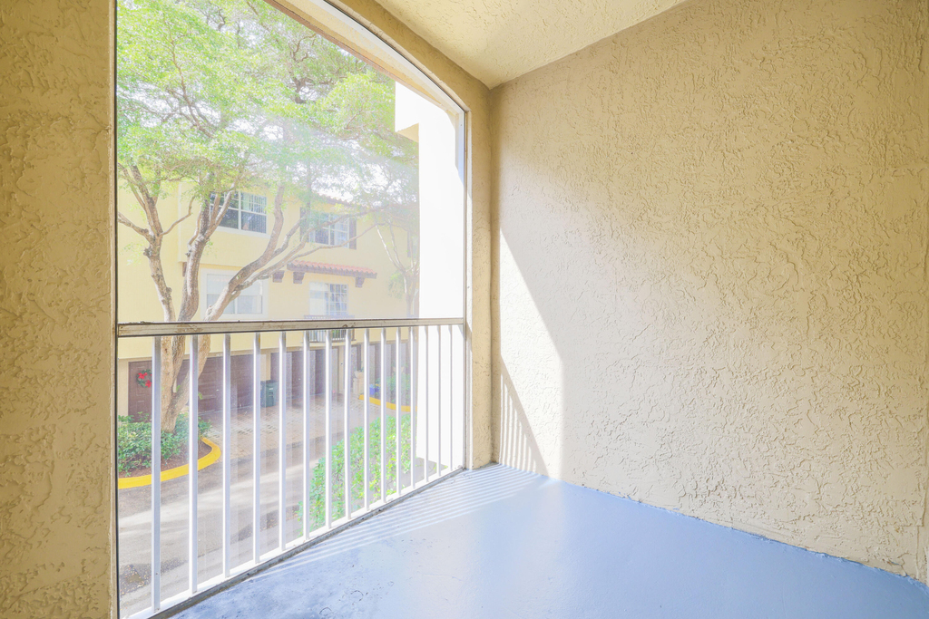 20889 Saint Andrews Boulevard - Photo 10