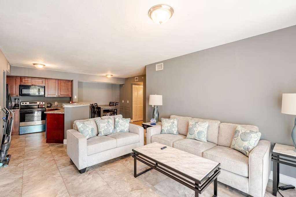 4041 San Marino Boulevard - Photo 2