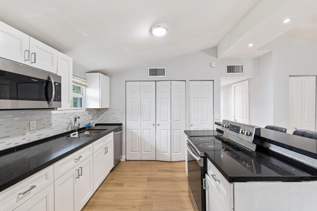 3872 Mackinac Road - Photo 4