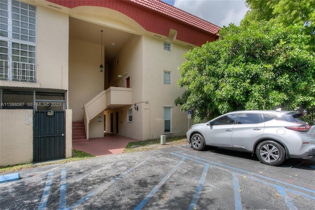 10907 N Kendall Drive - Photo 0