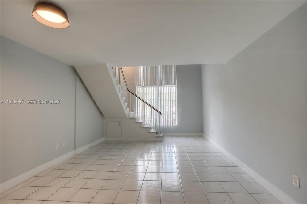 10907 N Kendall Drive - Photo 1