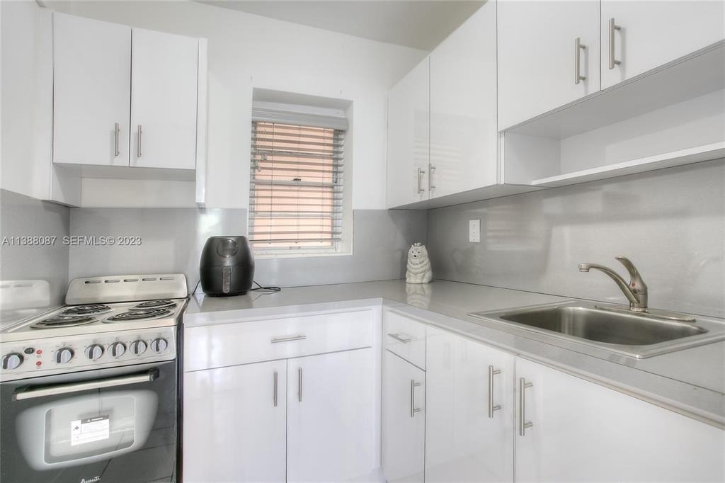 10907 N Kendall Drive - Photo 4