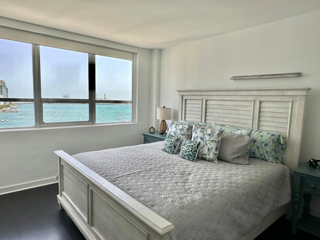 1500 Bay Road - Photo 4