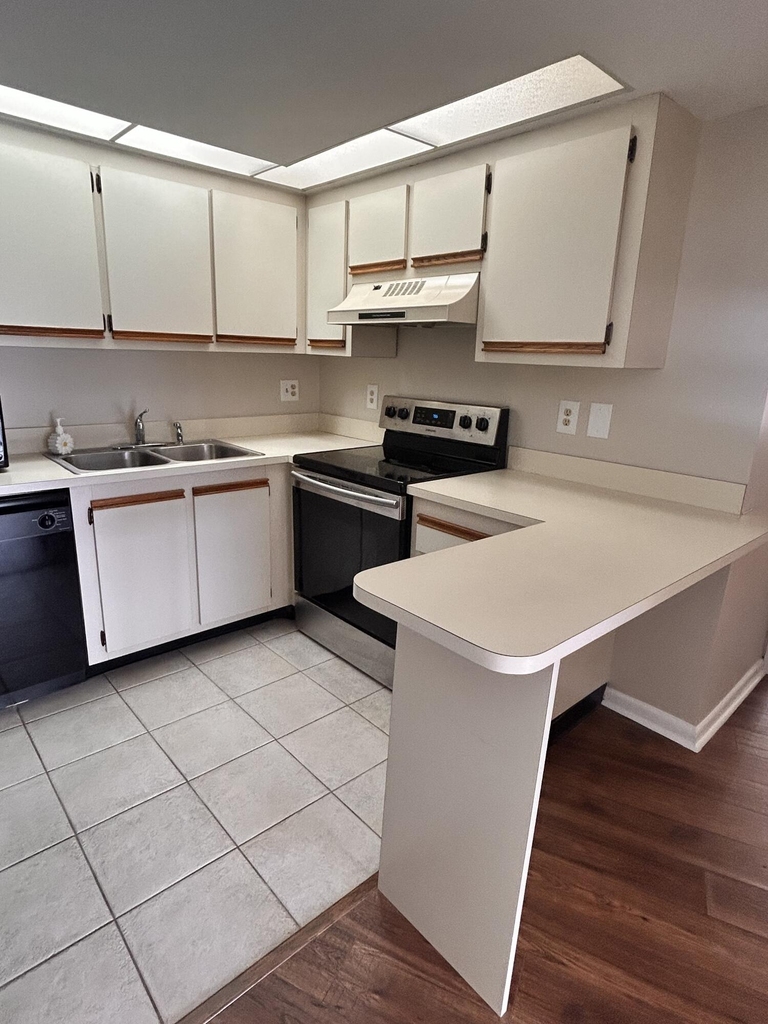 2481 Ne Collins Circle - Photo 1
