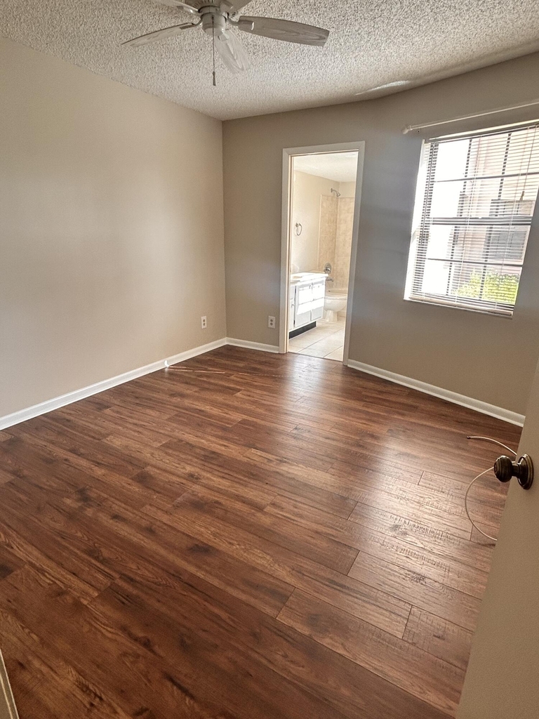 2481 Ne Collins Circle - Photo 4