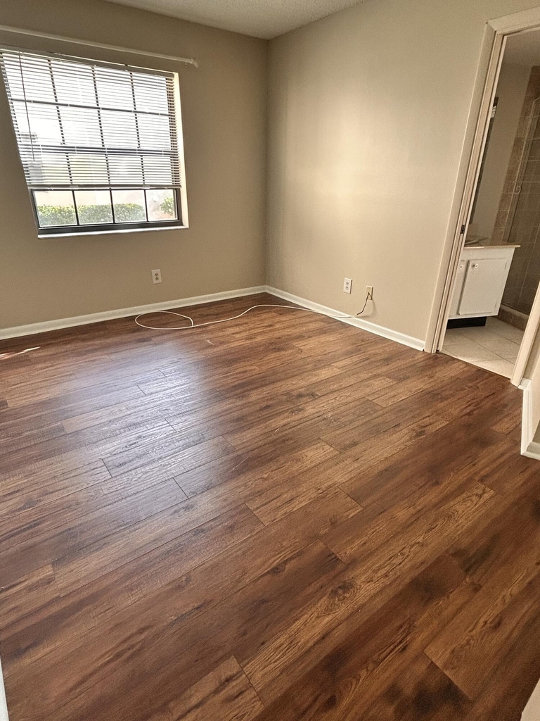 2481 Ne Collins Circle - Photo 2