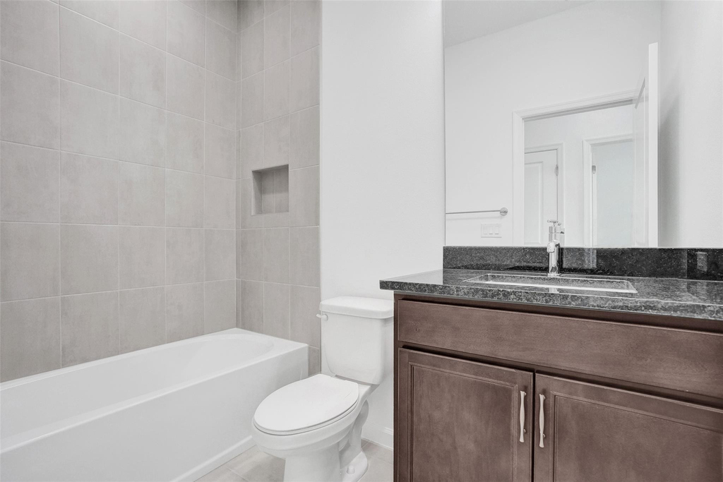4676 Longwood Lake Square - Photo 22