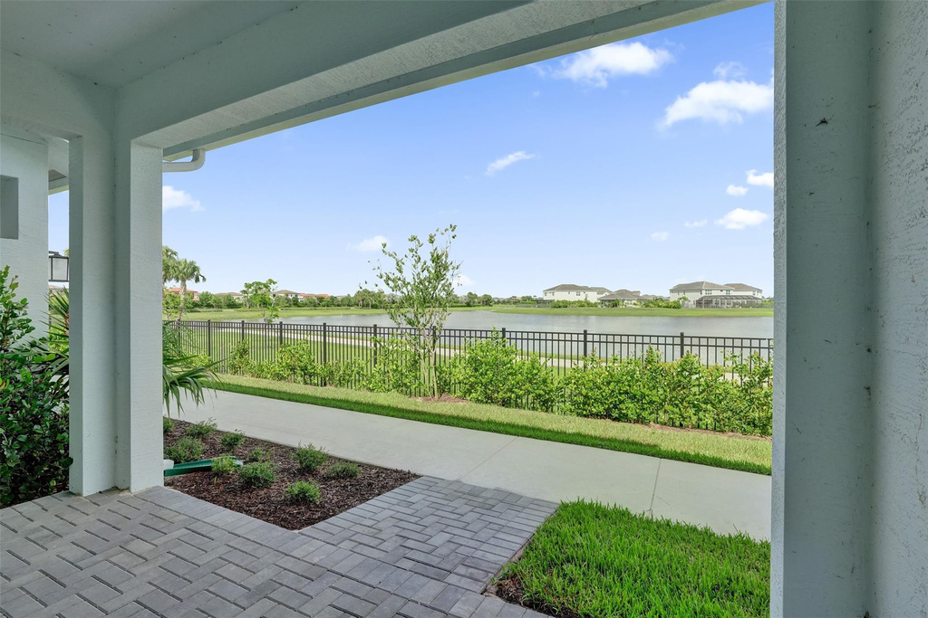 4676 Longwood Lake Square - Photo 3