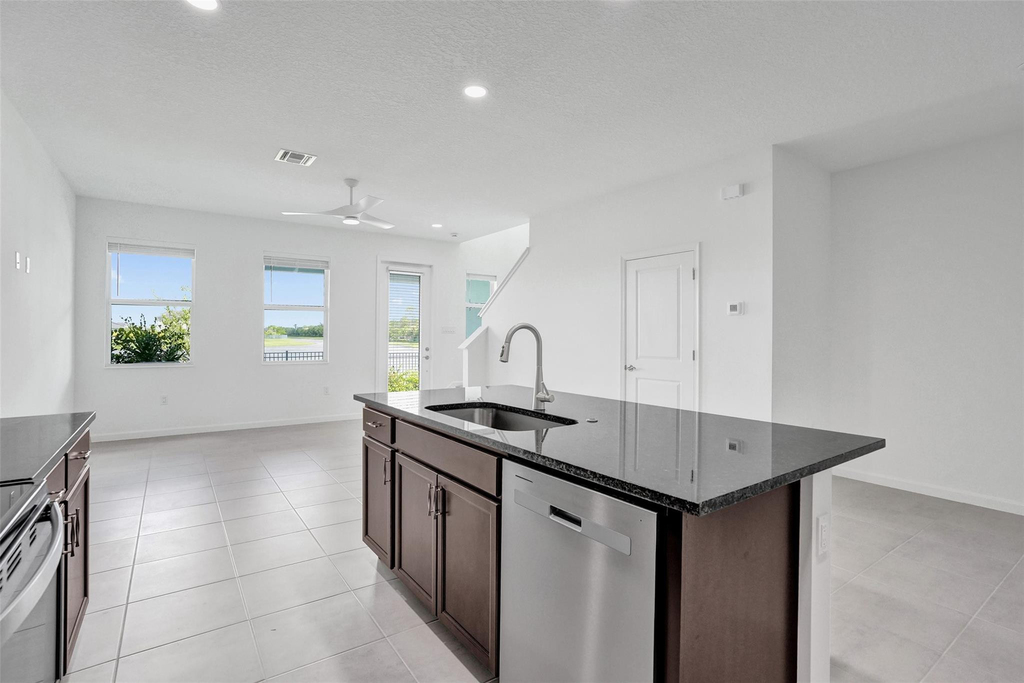 4676 Longwood Lake Square - Photo 5