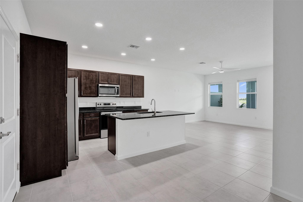 4676 Longwood Lake Square - Photo 7