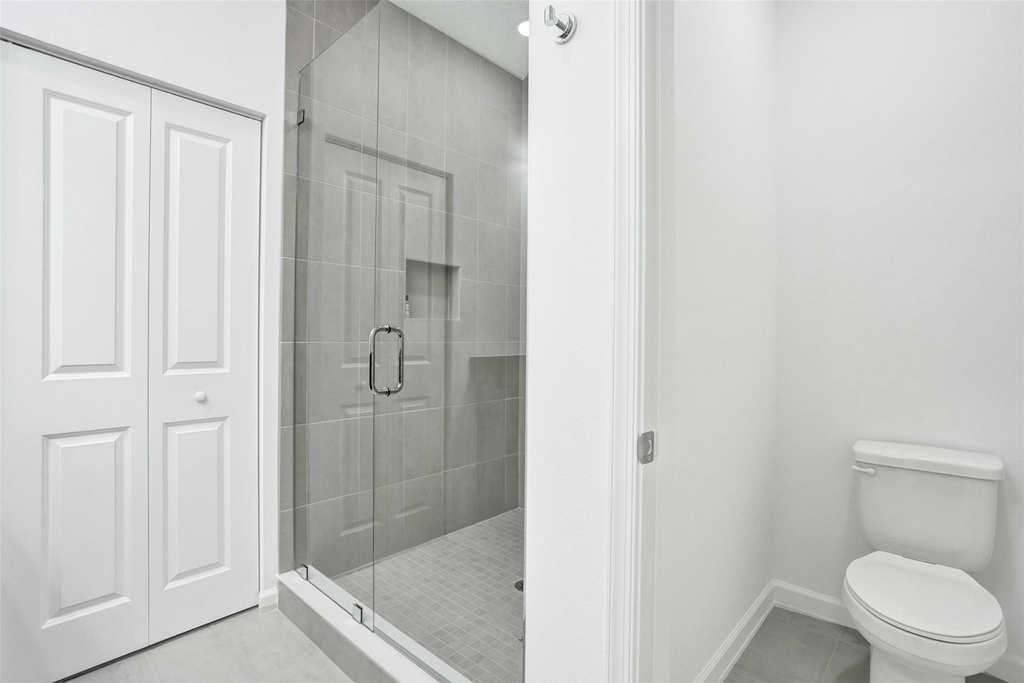 4676 Longwood Lake Square - Photo 18